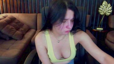 Livia_Shy live cam on Cam4
