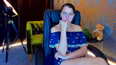 Livia_Shy live cam on Cam4