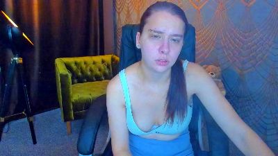Livia_Shy live cam on Cam4