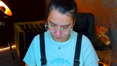 Livia_Shy live cam on Cam4