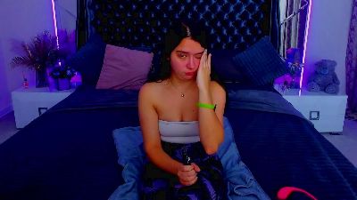 Livia_Shy live cam on Cam4