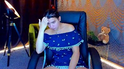 Livia_Shy live cam on Cam4