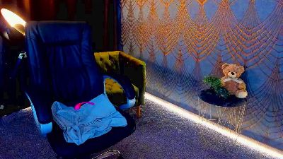 Livia_Shy live cam on Cam4