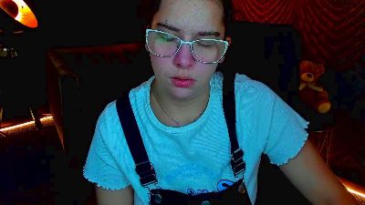 Livia_Shy live cam on Cam4