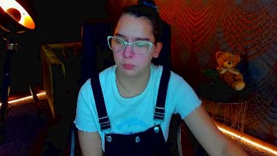 Livia_Shy live cam on Cam4