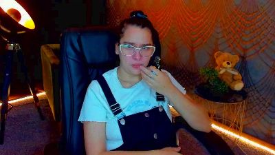 Livia_Shy live cam on Cam4
