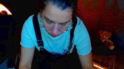 Livia_Shy live cam on Cam4