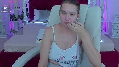 Livia_Shy live cam on Cam4