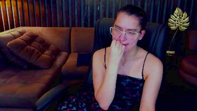 Livia_Shy live cam on Cam4