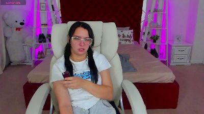 Livia_Shy live cam on Cam4