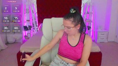 Livia_Shy live cam on Cam4