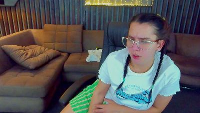 Livia_Shy live cam on Cam4