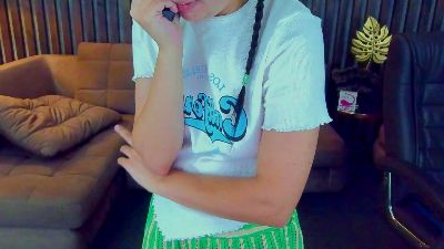 Livia_Shy live cam on Cam4