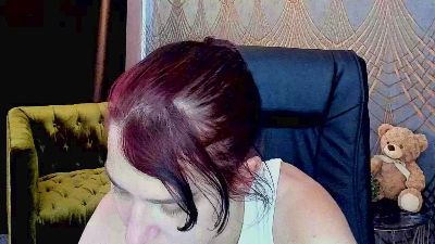 Livia_Shy live cam on Cam4