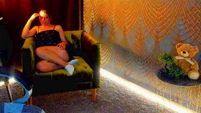 Livia_Shy live cam on Cam4