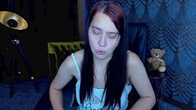 Livia_Shy live cam on Cam4