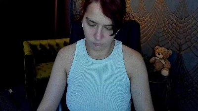 Livia_Shy live cam on Cam4