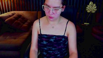 Livia_Shy live cam on Cam4