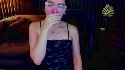 Livia_Shy live cam on Cam4