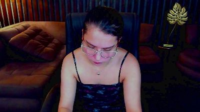 Livia_Shy live cam on Cam4
