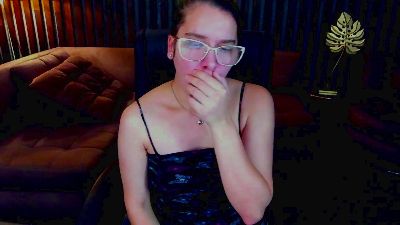 Livia_Shy live cam on Cam4