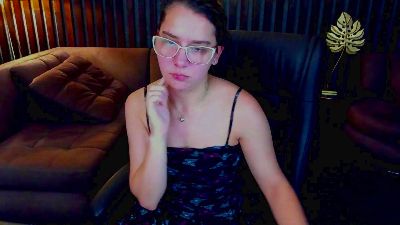 Livia_Shy live cam on Cam4