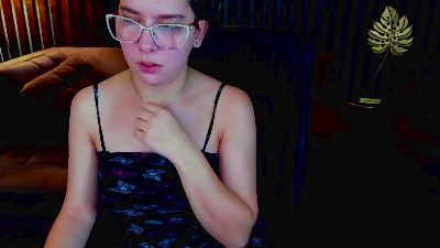 Livia_Shy live cam on Cam4