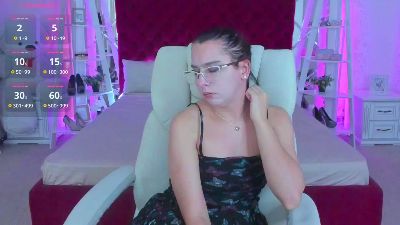 Livia_Shy live cam on Cam4