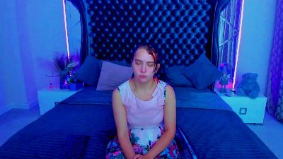 Livia_Shy live cam on Cam4