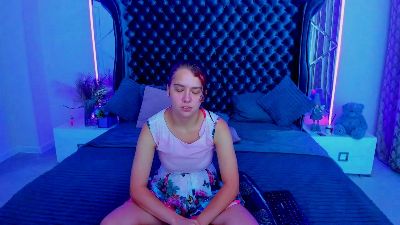 Livia_Shy live cam on Cam4