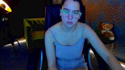 Livia_Shy live cam on Cam4