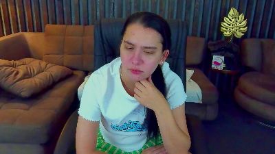 Livia_Shy live cam on Cam4