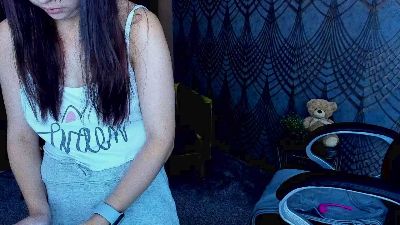Livia_Shy live cam on Cam4