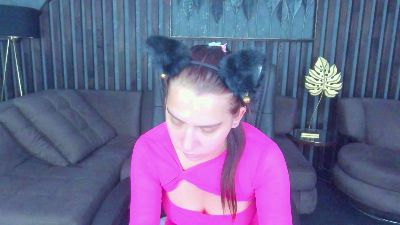 Livia_Shy live cam on Cam4