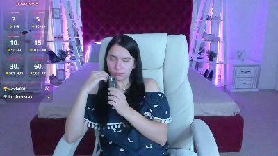 Livia_Shy live cam on Cam4