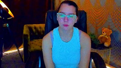 Livia_Shy live cam on Cam4