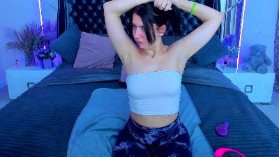 Livia_Shy live cam on Cam4