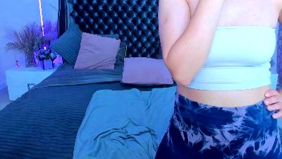 Livia_Shy live cam on Cam4