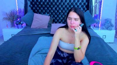 Livia_Shy live cam on Cam4