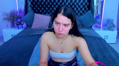 Livia_Shy live cam on Cam4