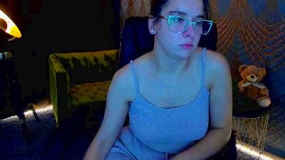 Livia_Shy live cam on Cam4
