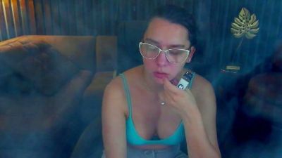 Livia_Shy live cam on Cam4