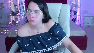 Livia_Shy live cam on Cam4