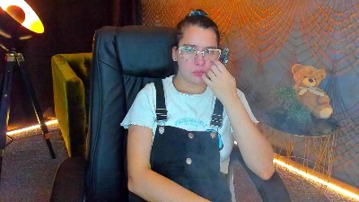 Livia_Shy live cam on Cam4