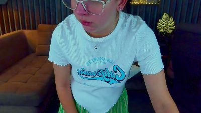 Livia_Shy live cam on Cam4