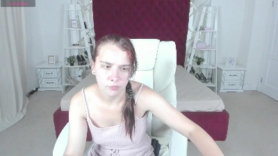 Livia_Shy live cam on Cam4