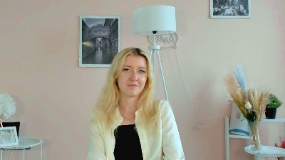 LizStelmack live cam on Cam4