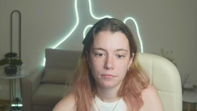 LizetteRouselle live cam on Cam4
