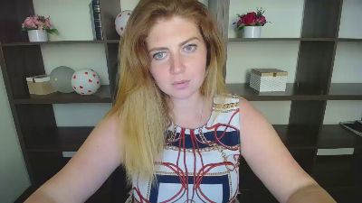 Lizy_Love live cam on Cam4