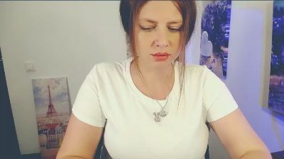 Lizy_Love live cam on Cam4